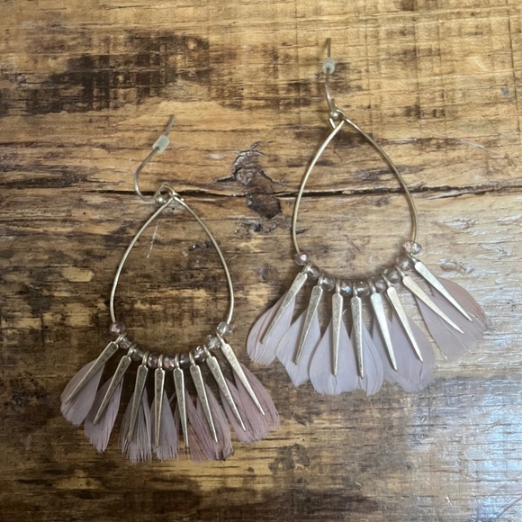 Pink Feather Earrings - Picture 1 of 1